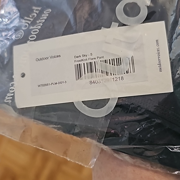 Outdoor Voices Frostknit Flare Leggings, Dark Sky S NWT - Picture 3 of 3